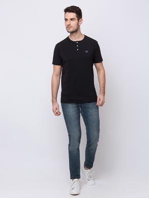 black solid t-shirt - 18418469 - Standard Image - 4
