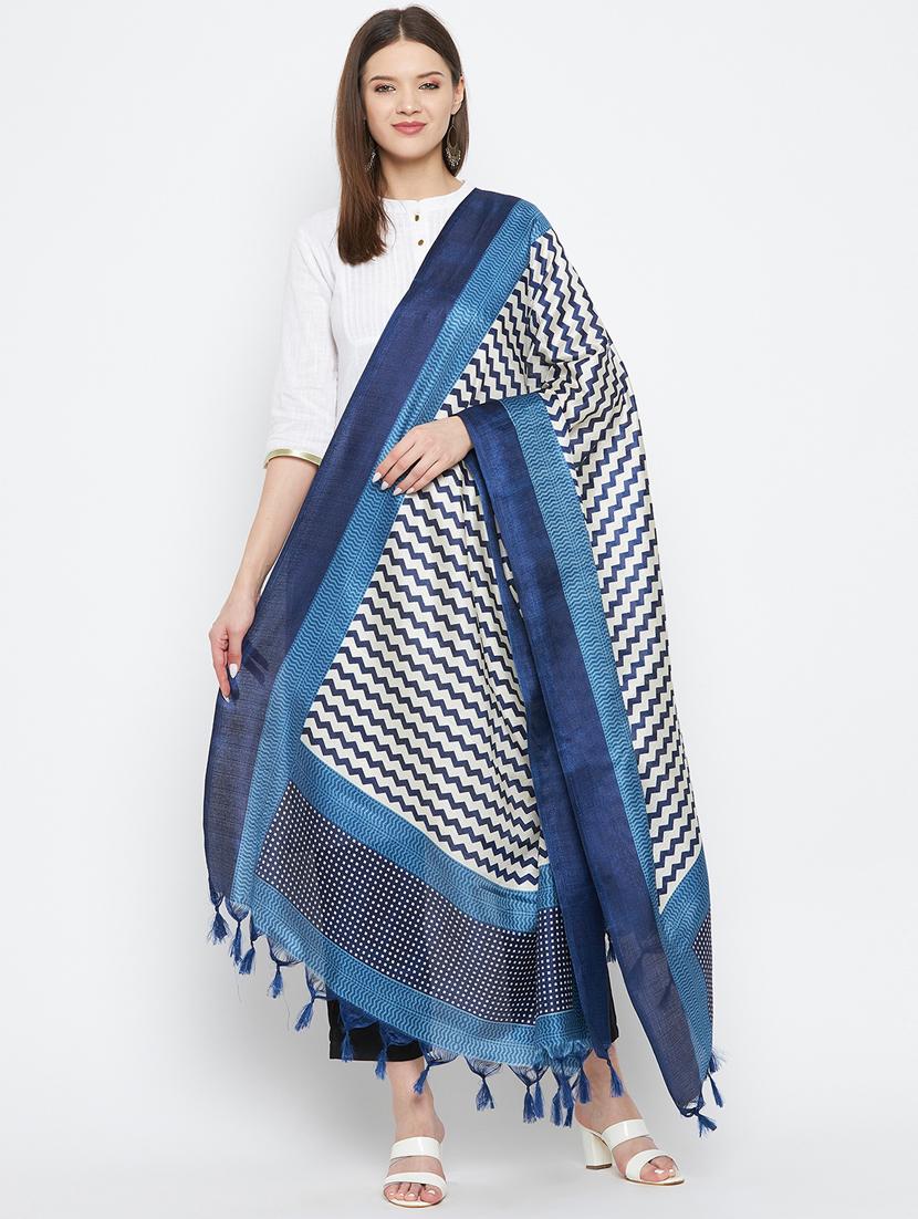 navy silk blend printed dupatta - 18423797 - Zoom Image - 2