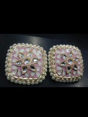 good quality earring set - 18423874 - Standard Image - 2