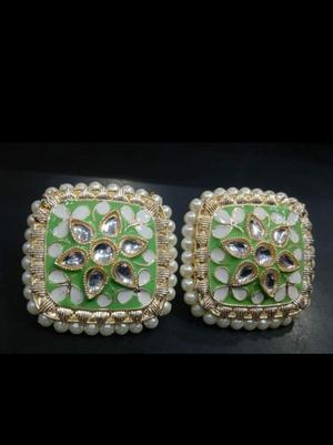 good quality earring set - 18423876 - Standard Image - 2