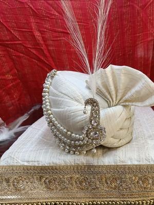 groom pagdi safa set - 18425150 - Standard Image - 2