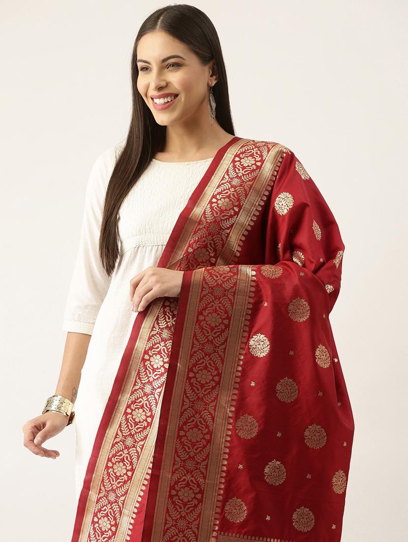 red art silk banarasi dupatta - 18430477 - Zoom Image - 2