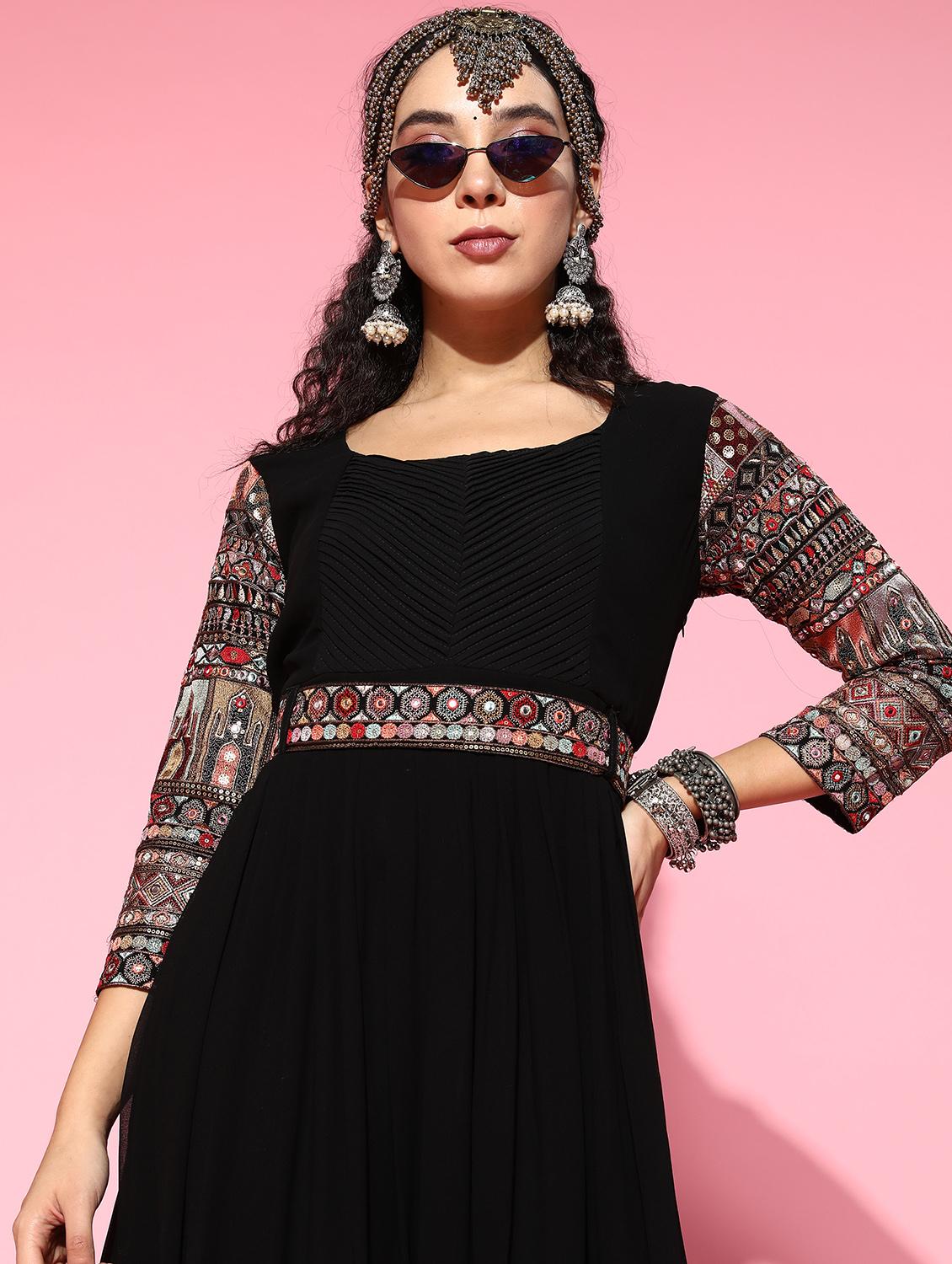 black embroidered flared gown - 18431038 - Zoom Image - 4