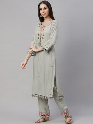 embroidered kurta suit set - 18433657 - Standard Image - 2