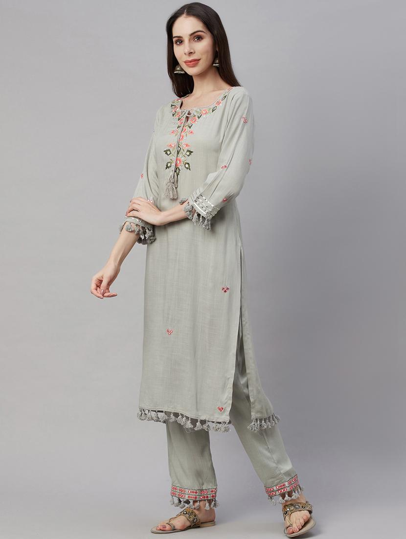 embroidered kurta suit set - 18433657 - Zoom Image - 2