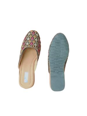 women embroidered jutis - 18434331 - Standard Image - 2