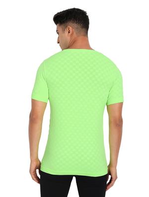 green checkered t-shirt - 18436318 - Standard Image - 3