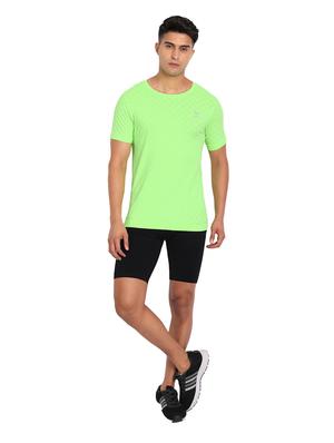 green checkered t-shirt - 18436318 - Standard Image - 4