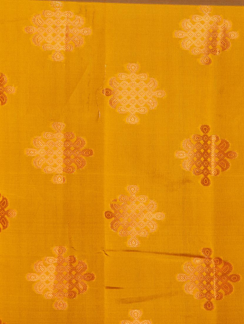 golden zari work woven saree with blouse - 18436725 - Zoom Image - 4