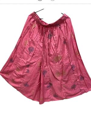 women good quality skirt - 18437398 - Standard Image - 2