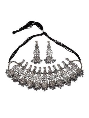 silver metal choker necklace - 18437706 - Standard Image - 3