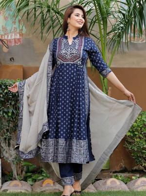 women suit with dupatta set - 18439164 - Standard Image - 2