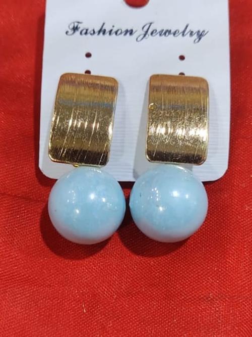 women stylist earring - 18439716 - Very Small Image - 1