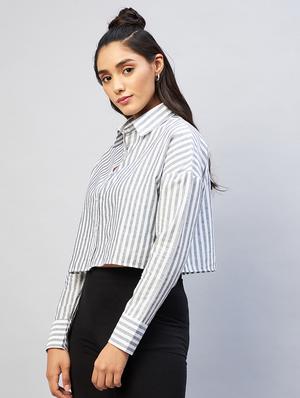 long sleeved striped crop shirt - 18440108 - Standard Image - 3