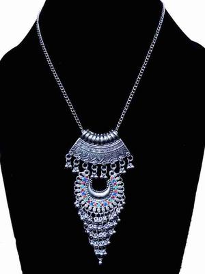 women stylish necklace - 18440806 - Standard Image - 2