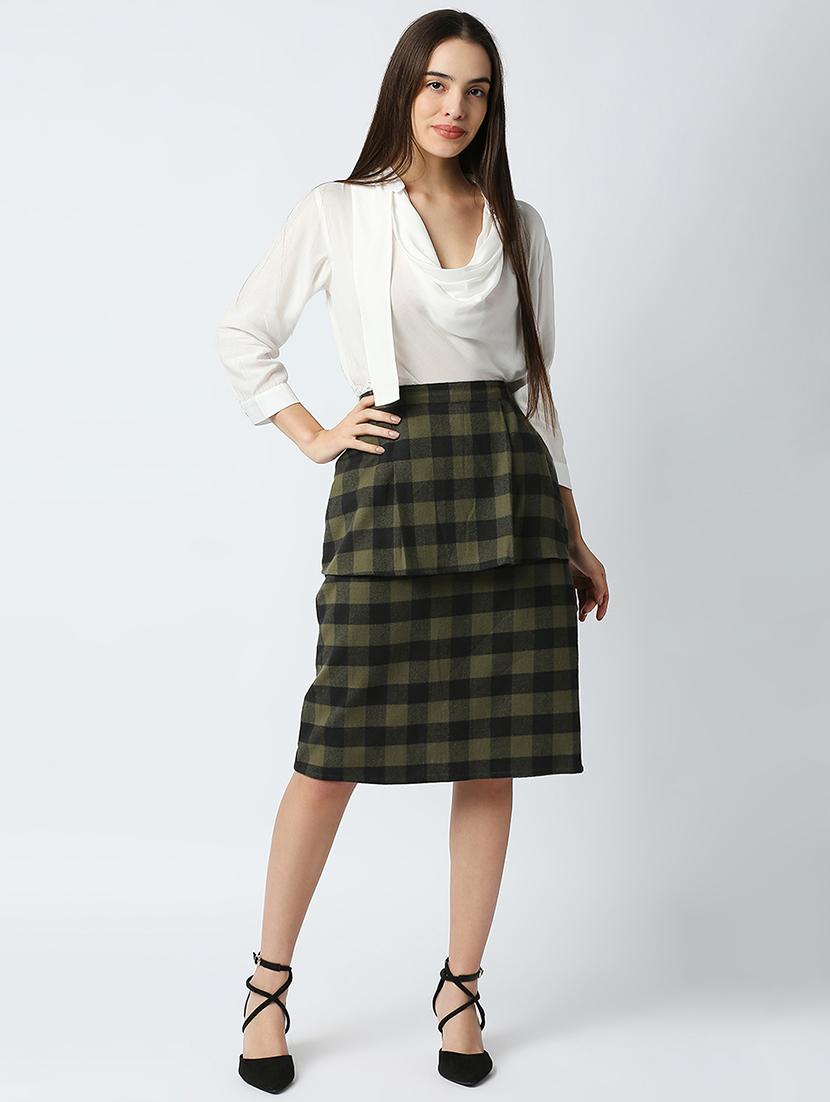 mid rise checkered a-line skirt - 18441738 - Zoom Image - 4