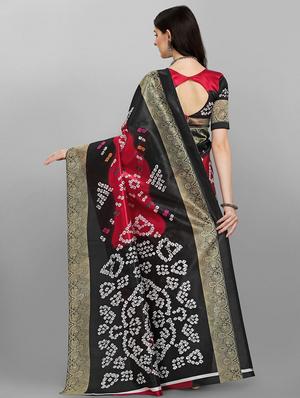 contrast bordered printed saree with blouse - 18443515 - Standard Image - 2