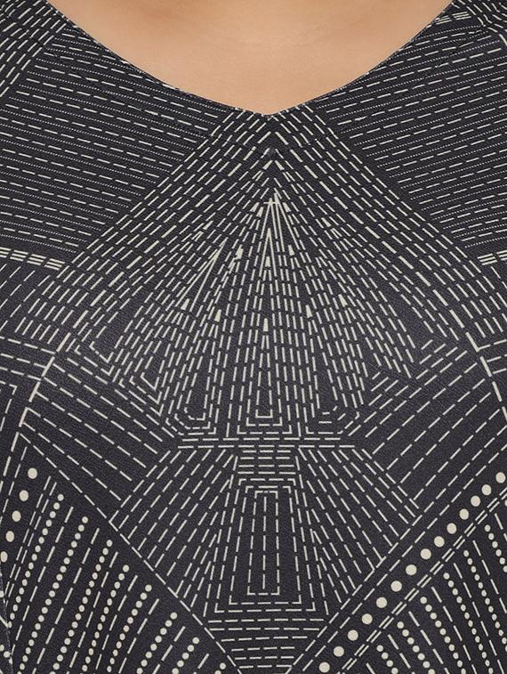 v-neck geometric a-line plus dress - 18443613 - Zoom Image - 5