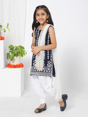 girl navy blue embroidered patiyala suit set with dupatta - 18444422 - Standard Image - 2