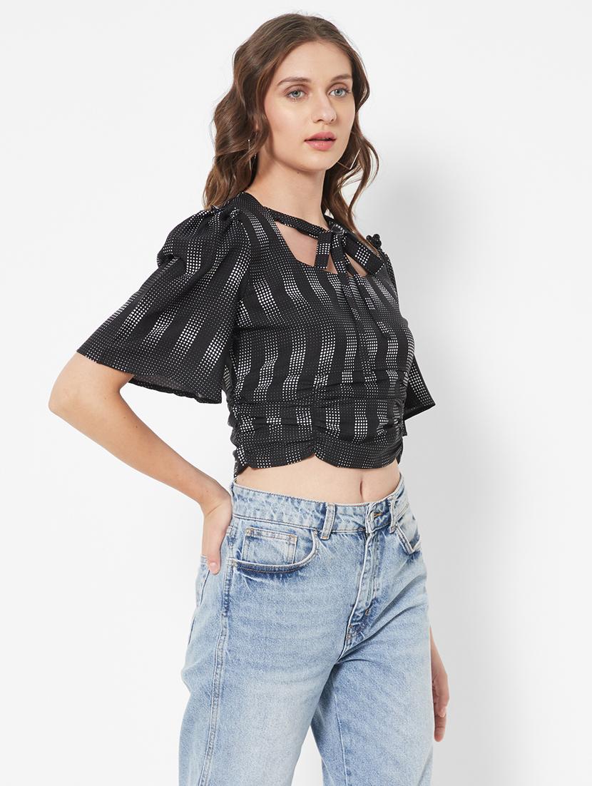 tie up neck printed crop top - 18445181 - Zoom Image - 2