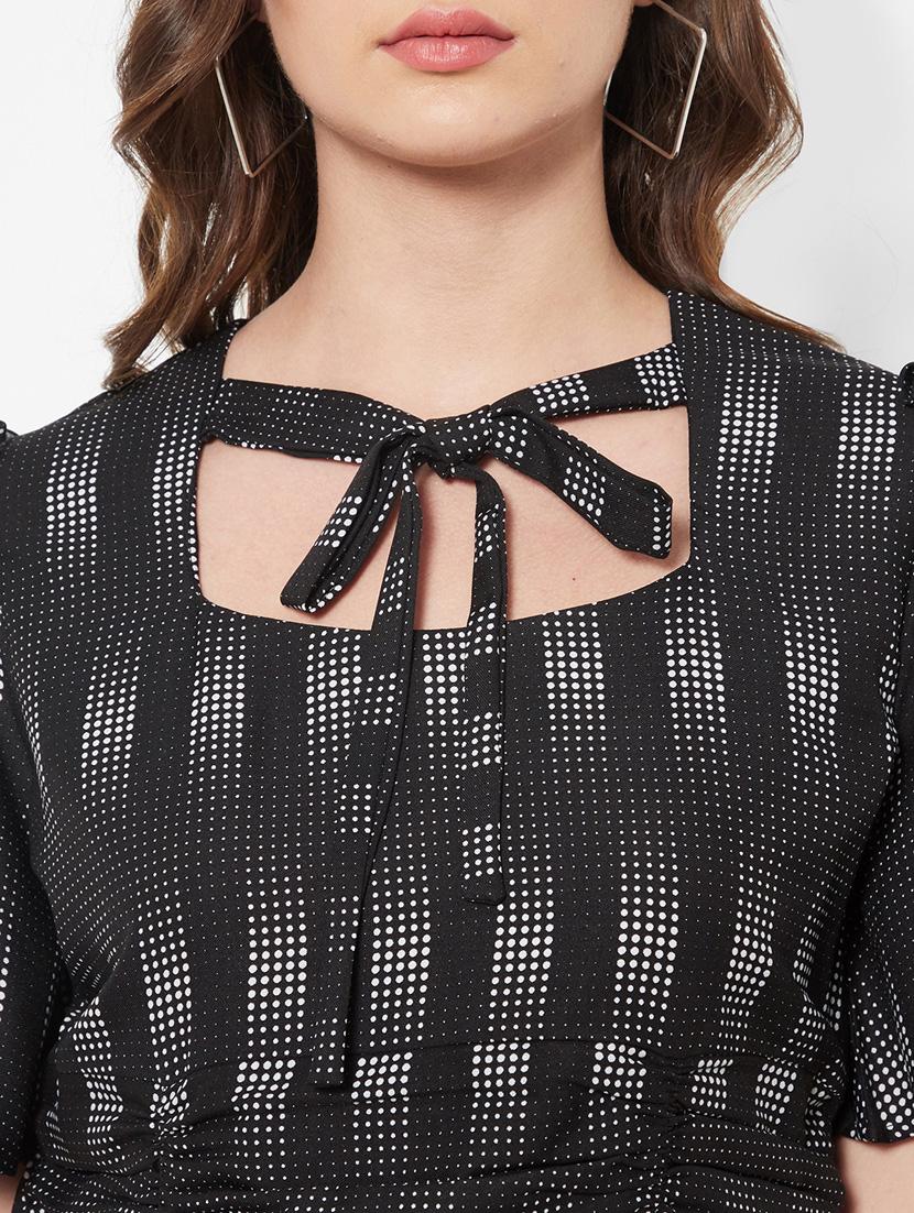 tie up neck printed crop top - 18445181 - Zoom Image - 6