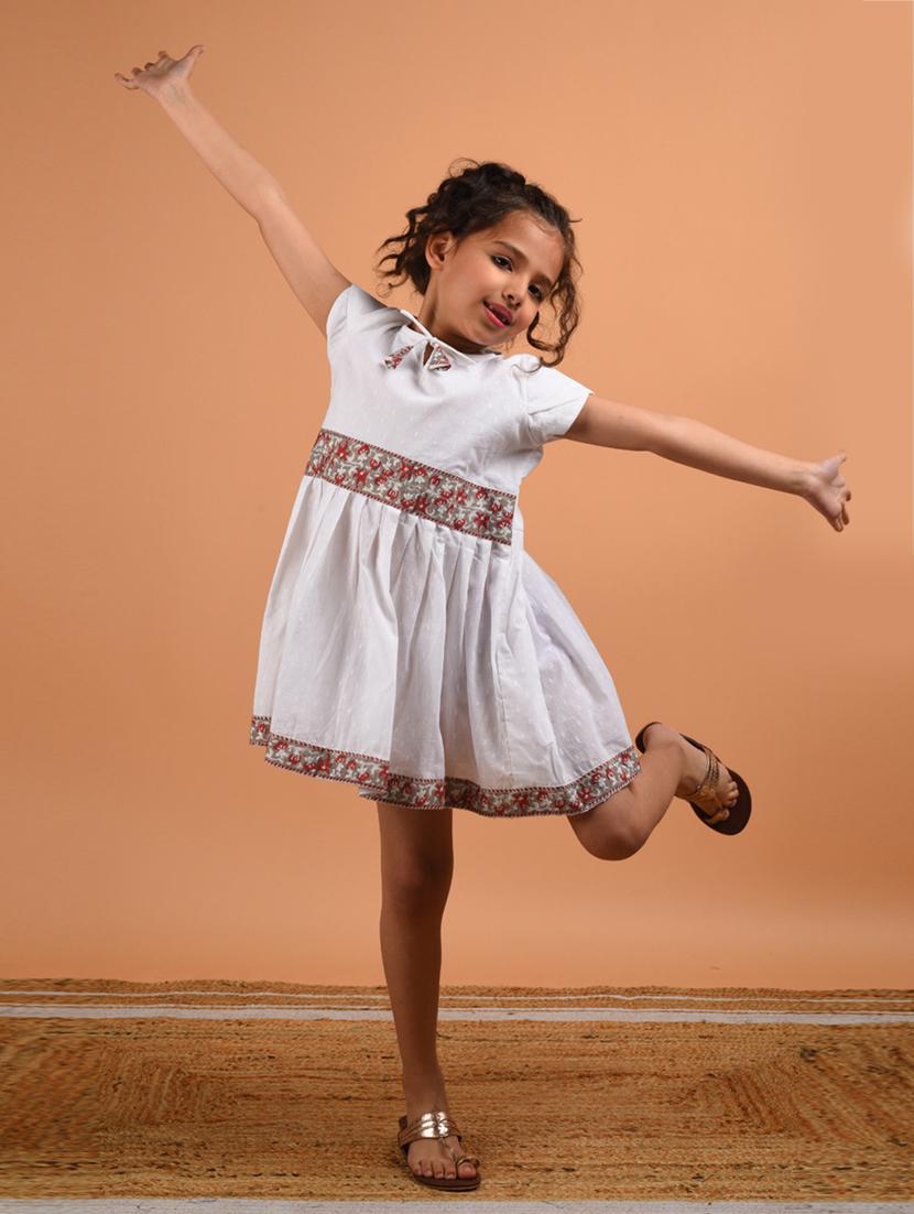 girls white solid pleated frock - 18448916 - Zoom Image - 2