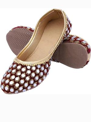 women embroidered juti - 18450252 - Standard Image - 2