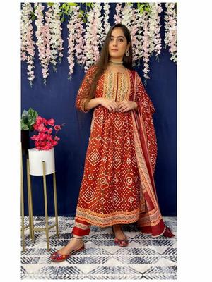 women kurta pant dupatta set - 18452477 - Standard Image - 2