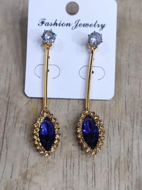 women stylish earring - 18458782 - Very Small Image - 1