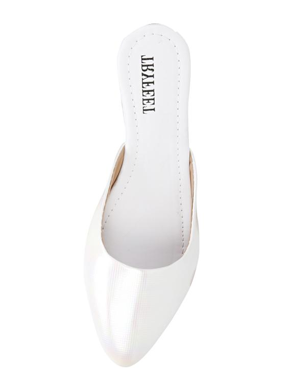 white slip on flat - 18461796 - Zoom Image - 4