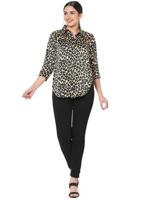 curved hem printed shirt - 18463238 - Standard Image - 4