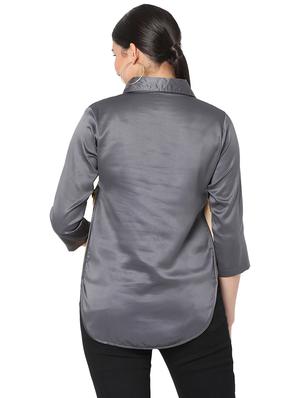 curved hem solid shirt - 18463240 - Standard Image - 3