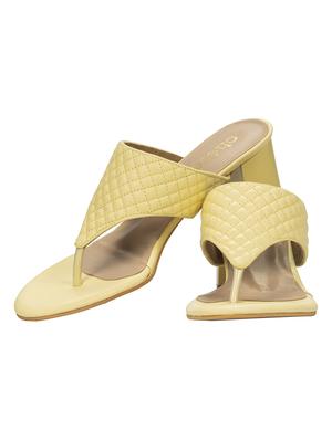 solid toe separator sandal - 18465918 - Standard Image - 3