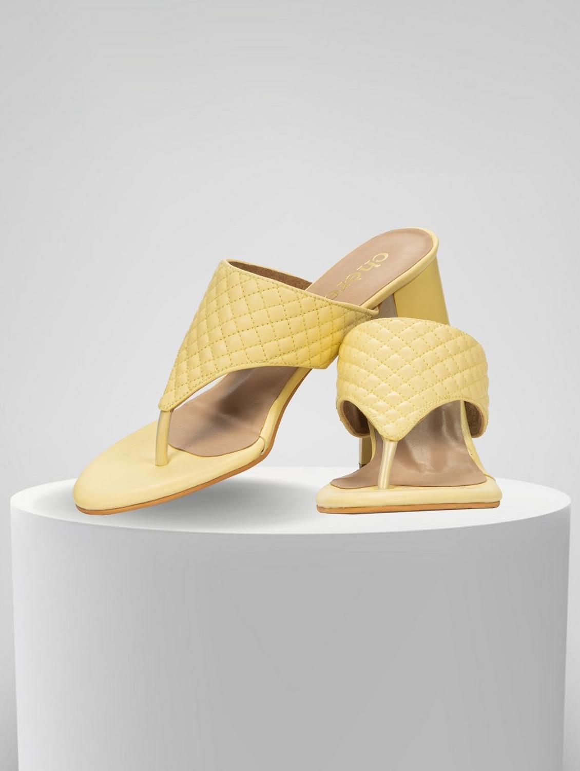 solid toe separator sandal - 18465918 - Zoom Image - 2