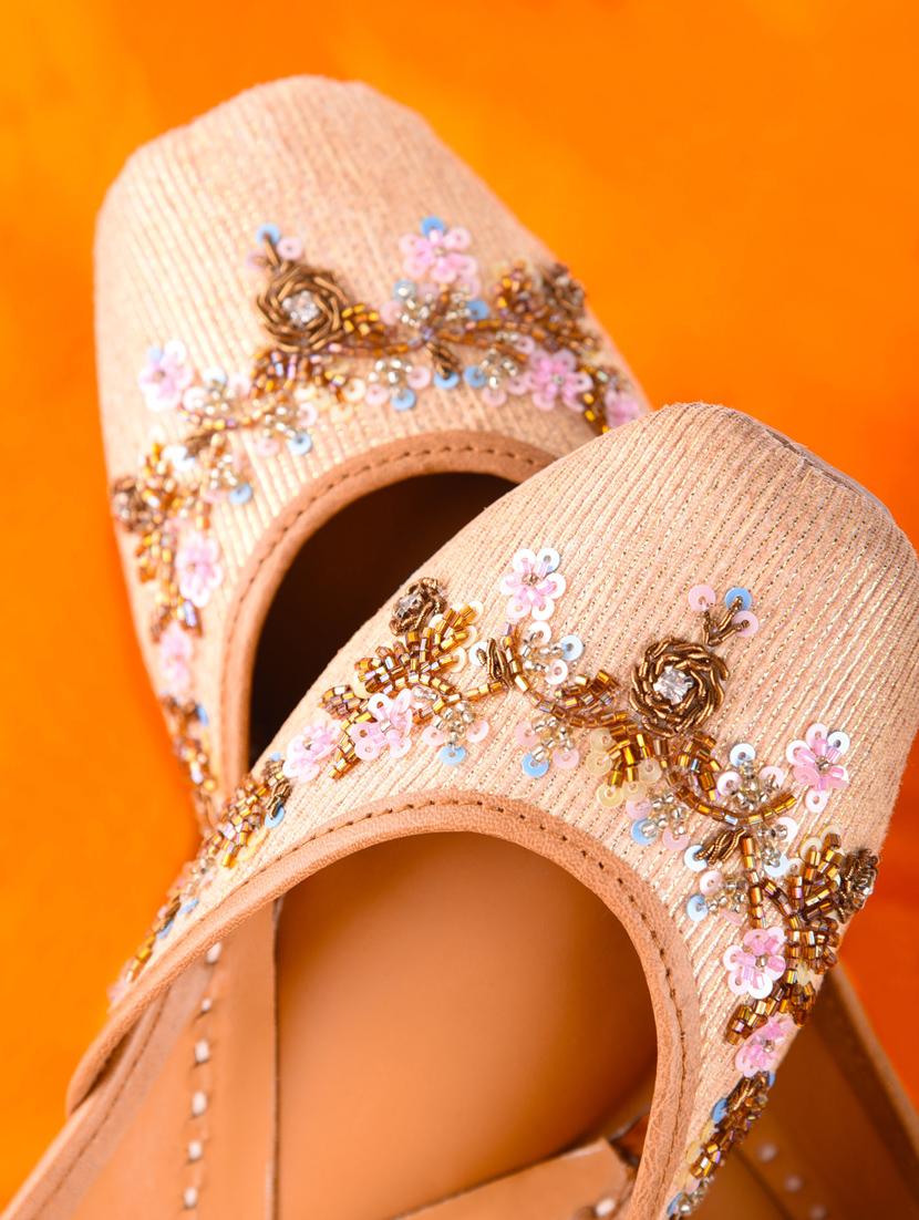 women embroidered slip on jutti - 18468749 - Zoom Image - 5