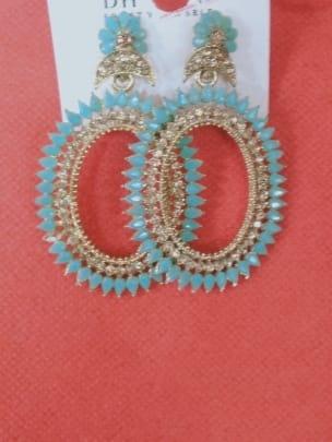 women stylish earring - 18468847 - Zoom Image - 2