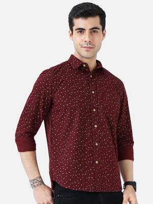 casual shirt, has a spread collar, - 18471431 - Standard Image - 4