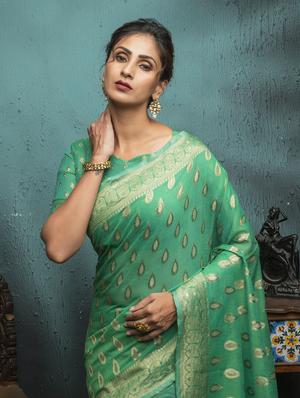 jacquard work woven saree with blouse - 18472467 - Standard Image - 2