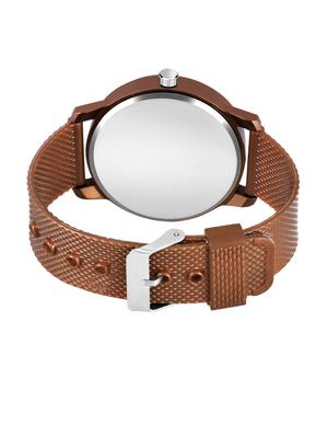 men watch 544 brown half half numeric case with women watch 3036 white you and me couple in black dial numeric case - 18503461 - Standard Image - 4