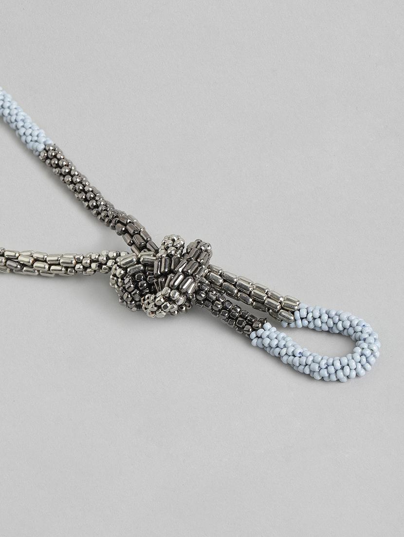 women grey long necklace - 18509729 - Zoom Image - 3