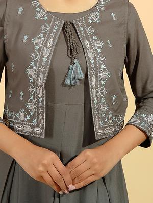 embroidered anarkali kurta with jacket - 18528965 - Standard Image - 5
