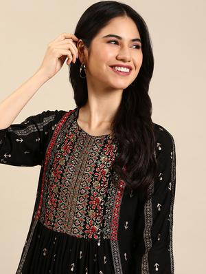 black printed layered kurta - 18591140 - Standard Image - 4
