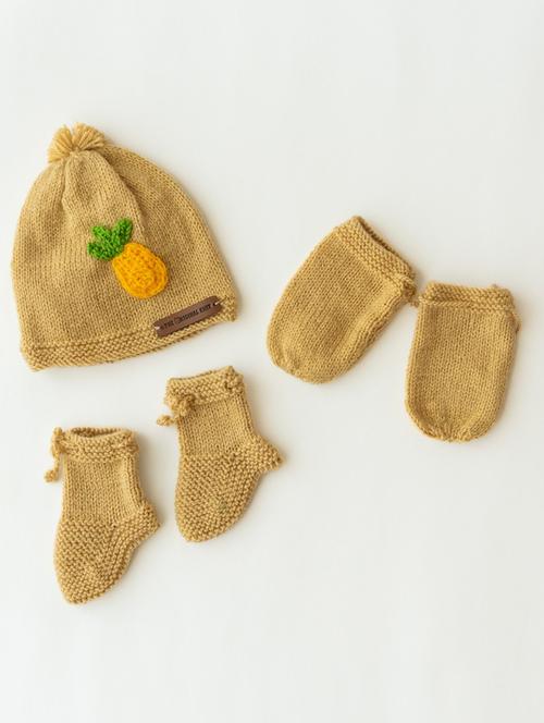 boys self design hat, gloves and shoes combo set - 18602248 - Standard Image - 1
