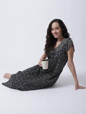 round neck printed nighty - 18607420 - Standard Image - 4