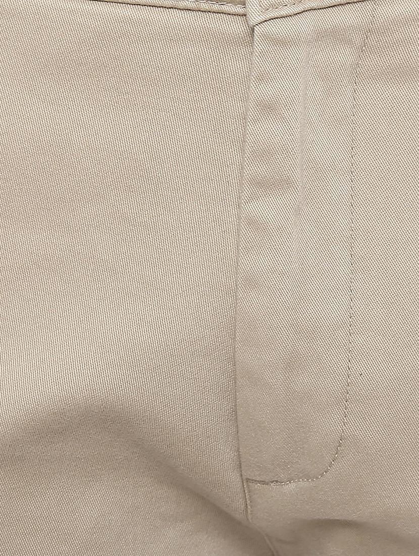 beige solid chinos casual trouser - 18620366 - Zoom Image - 4