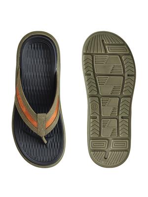men slip on flip flop - 18627718 - Standard Image - 5