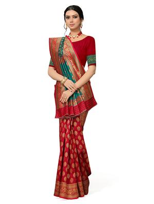 golden self design jacquard work saree with blouse - 18629481 - Standard Image - 4