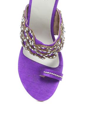 Antique Zari Work Wedges - 47877 - Standard Image - 4