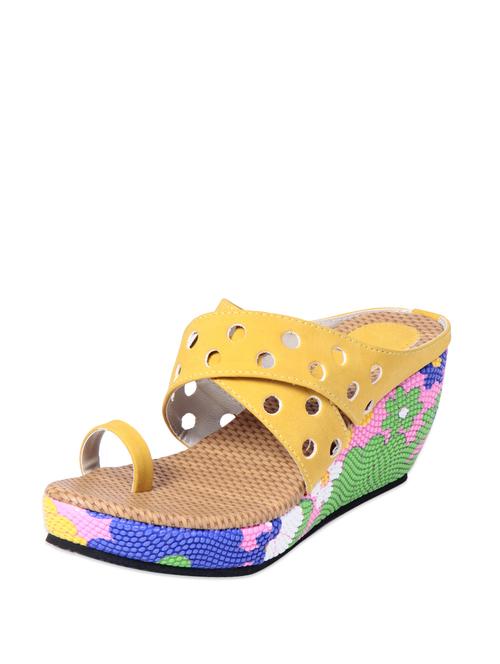 yellow wedges with perforated straps - 55527 - Very Small Image - 1