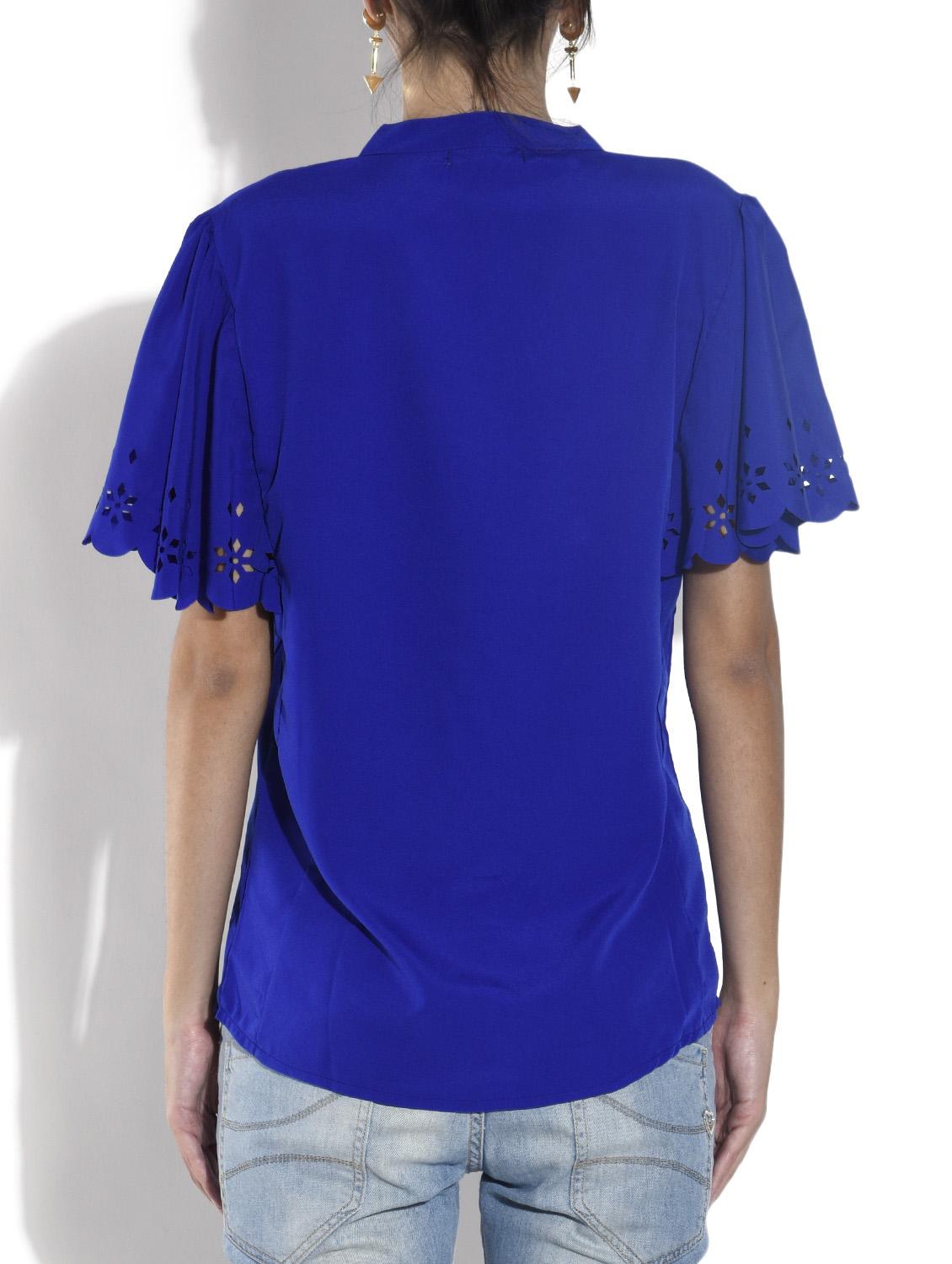 die cut bell sleeved button up top - 9565500 - Zoom Image - 3